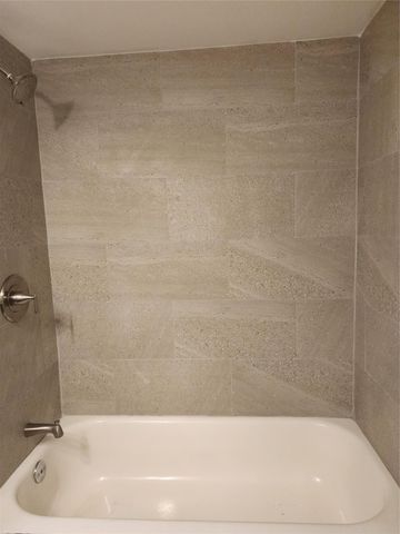 8205 NW 61st Street NW B202, Tamarac, FL 33321