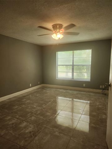 8205 NW 61st Street NW B202, Tamarac, FL 33321