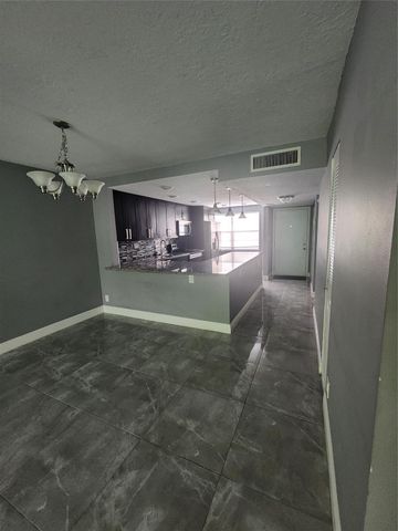 8205 NW 61st Street NW B202, Tamarac, FL 33321