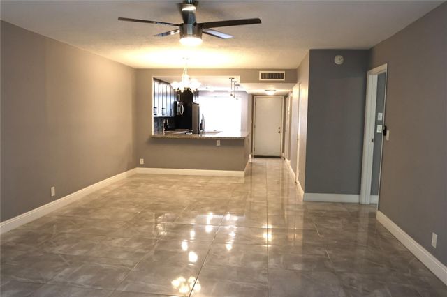 8205 NW 61st Street NW B202, Tamarac, FL 33321