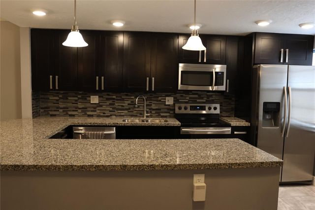 8205 NW 61st Street NW B202, Tamarac, FL 33321