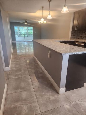 8205 NW 61st Street NW B202, Tamarac, FL 33321