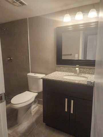 8205 NW 61st Street NW B202, Tamarac, FL 33321