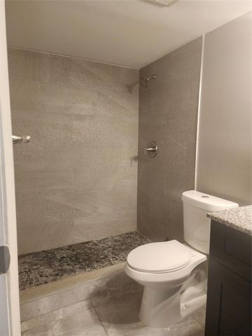 8205 NW 61st Street NW B202, Tamarac, FL 33321