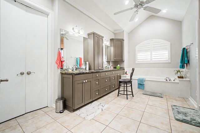 8866 Taylors Court, Montgomery, TX 77316