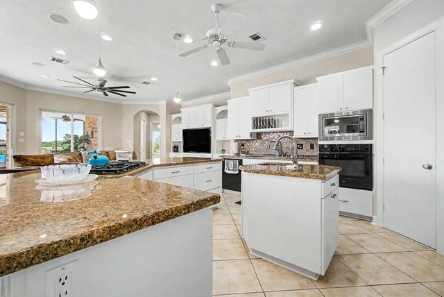8866 Taylors Court, Montgomery, TX 77316