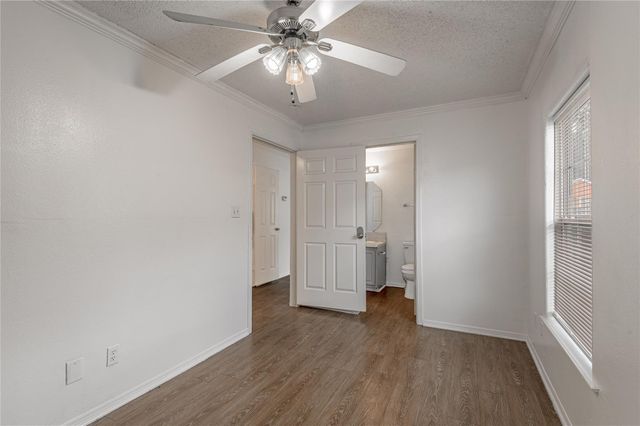 145 Varsity Drive, Huntsville, TX 77340