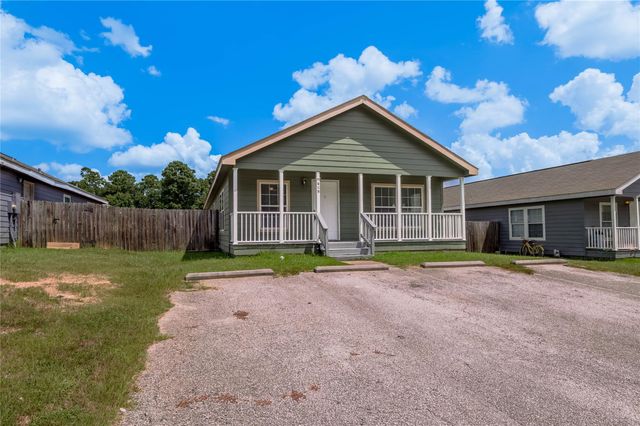 145 Varsity Drive, Huntsville, TX 77340