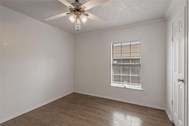 145 Varsity Drive, Huntsville, TX 77340