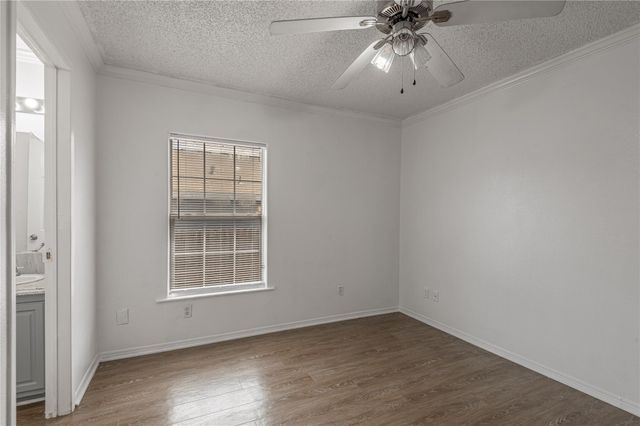 145 Varsity Drive, Huntsville, TX 77340