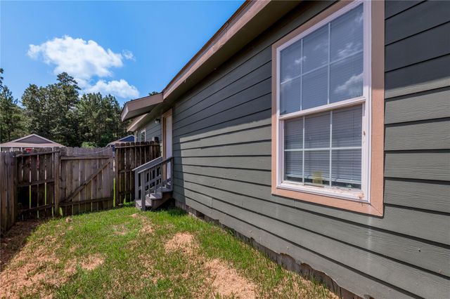 145 Varsity Drive, Huntsville, TX 77340