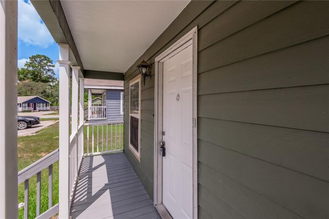 145 Varsity Drive, Huntsville, TX 77340