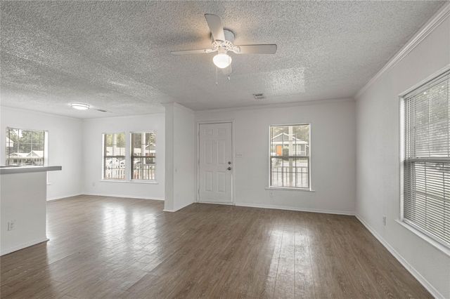 145 Varsity Drive, Huntsville, TX 77340