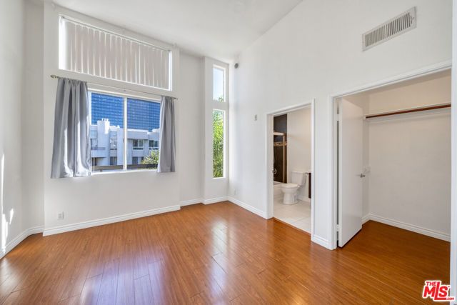 525 S Berendo Street 405, Los Angeles, CA 90020