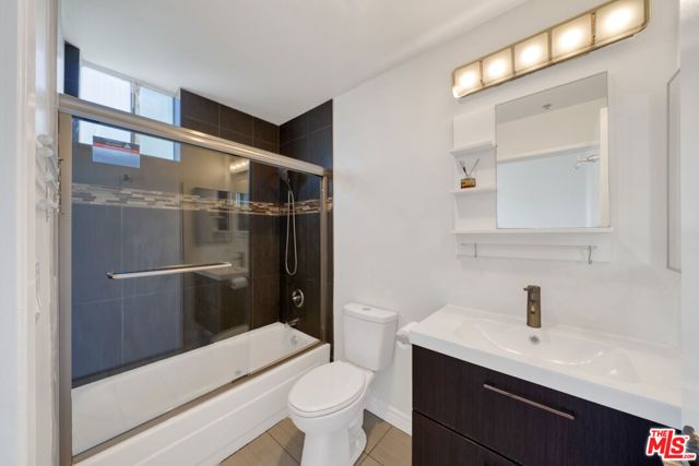 525 S Berendo Street 405, Los Angeles, CA 90020