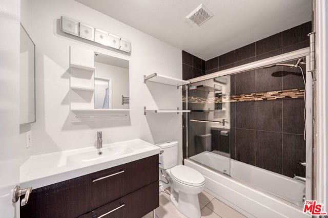 525 S Berendo Street 405, Los Angeles, CA 90020