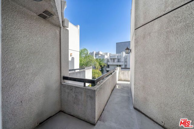 525 S Berendo Street 405, Los Angeles, CA 90020