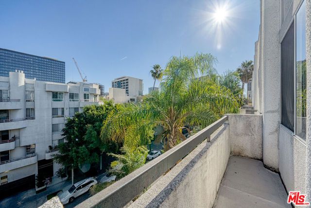 525 S Berendo Street 405, Los Angeles, CA 90020