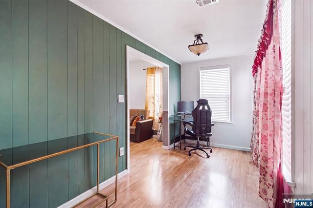 10 Lentz Place, Irvington, NJ 07111