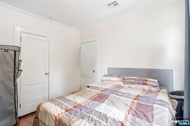10 Lentz Place, Irvington, NJ 07111