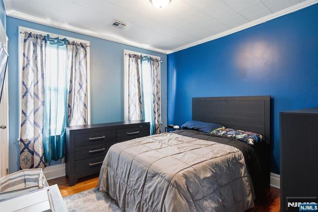 10 Lentz Place, Irvington, NJ 07111