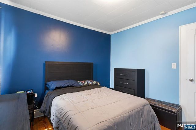 10 Lentz Place, Irvington, NJ 07111