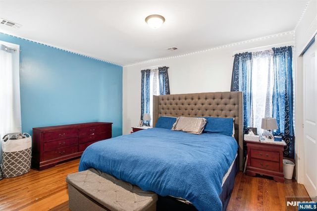 10 Lentz Place, Irvington, NJ 07111
