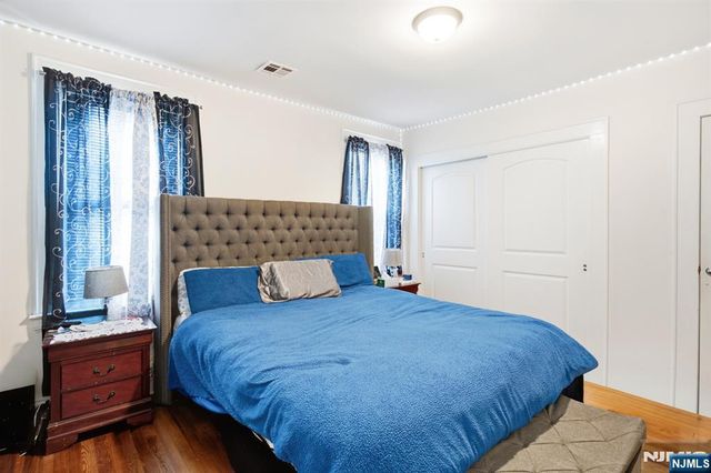 10 Lentz Place, Irvington, NJ 07111