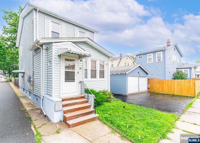 10 Lentz Place, Irvington, NJ 07111