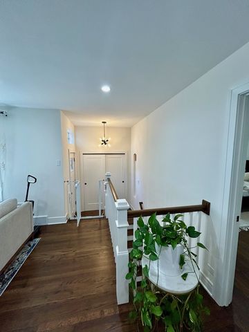 68 Lawton Road, Riverside, IL 60546