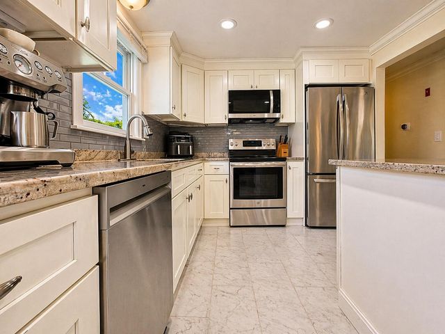 104 Seagate Lane, Hyannis, MA 02601