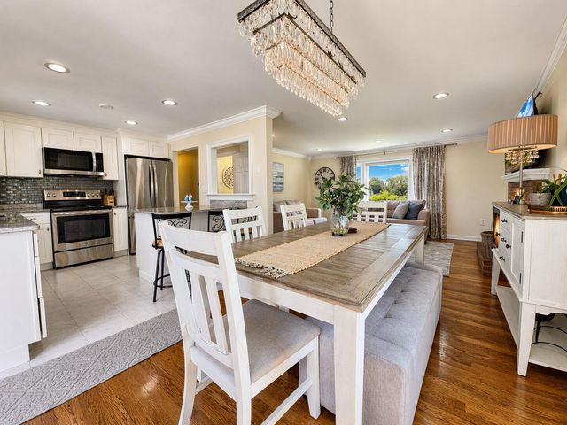 104 Seagate Lane, Hyannis, MA 02601