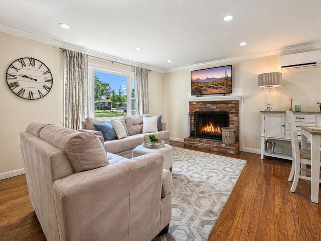 104 Seagate Lane, Hyannis, MA 02601