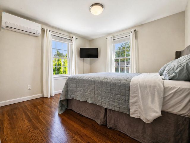 104 Seagate Lane, Hyannis, MA 02601