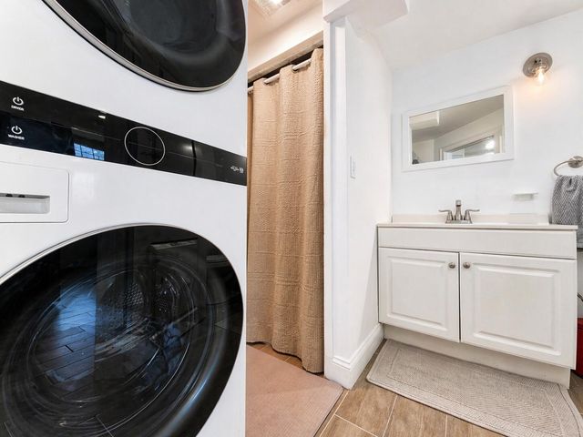 104 Seagate Lane, Hyannis, MA 02601