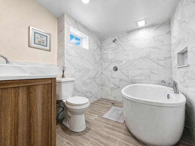 104 Seagate Lane, Hyannis, MA 02601