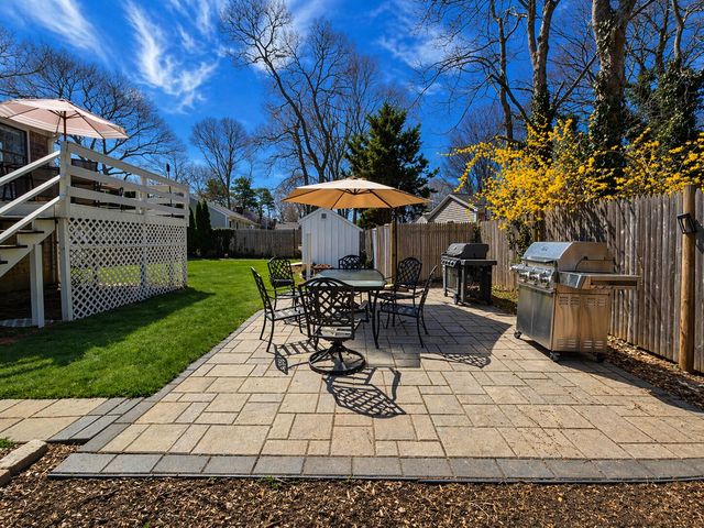 104 Seagate Lane, Hyannis, MA 02601