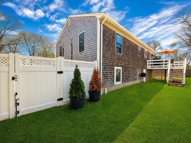 104 Seagate Lane, Hyannis, MA 02601