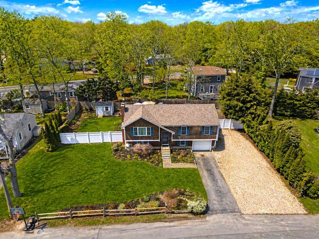 104 Seagate Lane, Hyannis, MA 02601