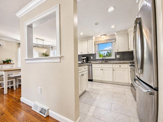 104 Seagate Lane, Hyannis, MA 02601