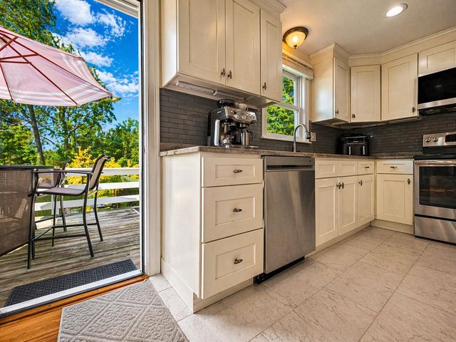 104 Seagate Lane, Hyannis, MA 02601