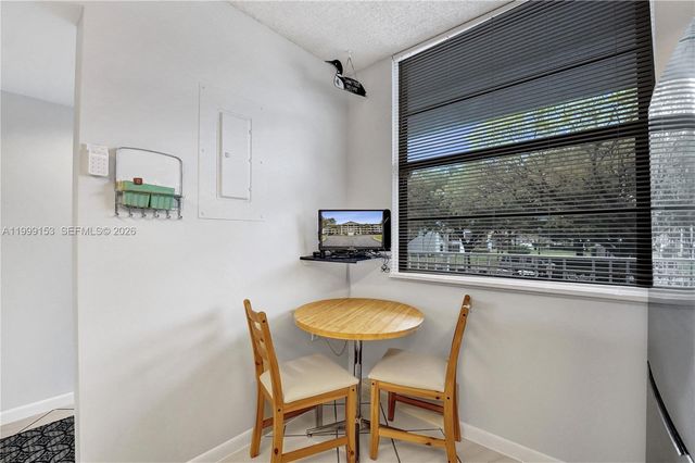 1526 Whitehall Dr 206, Davie, FL 33324