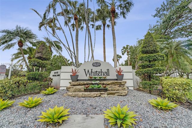 1526 Whitehall Dr 206, Davie, FL 33324