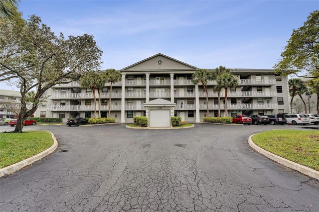 1526 Whitehall Dr 206, Davie, FL 33324