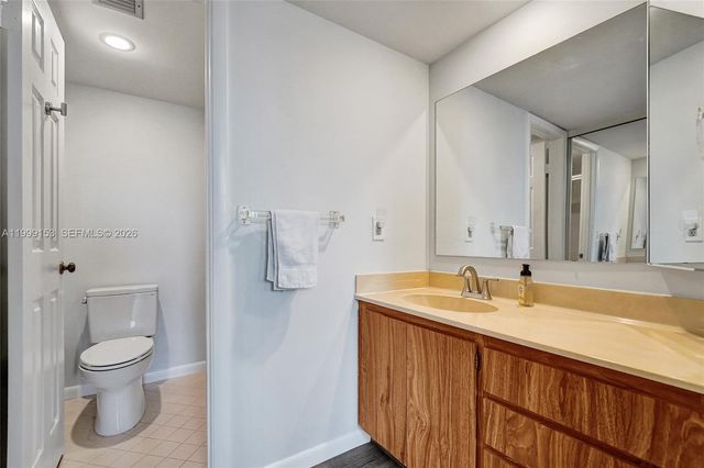 1526 Whitehall Dr 206, Davie, FL 33324