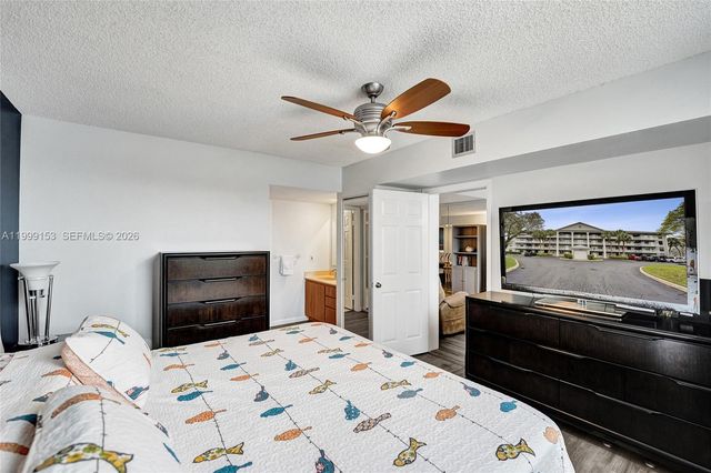 1526 Whitehall Dr 206, Davie, FL 33324