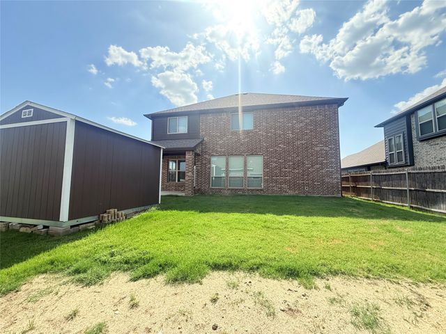 10000 White Pine Drive, Fort Worth, TX 76131