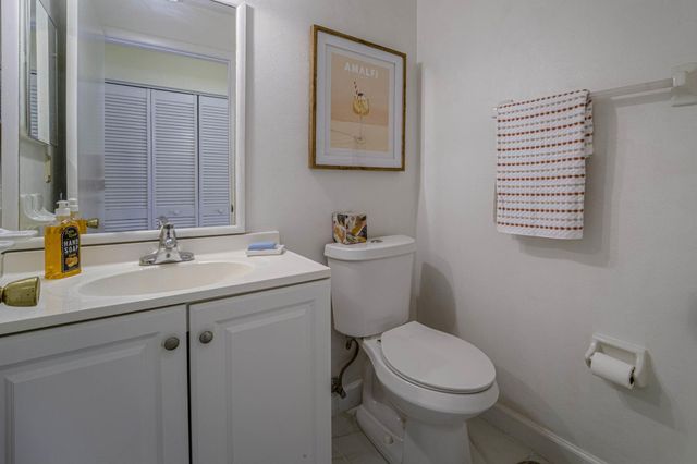 6020 Indrio Road 6, Fort Pierce, FL 34951