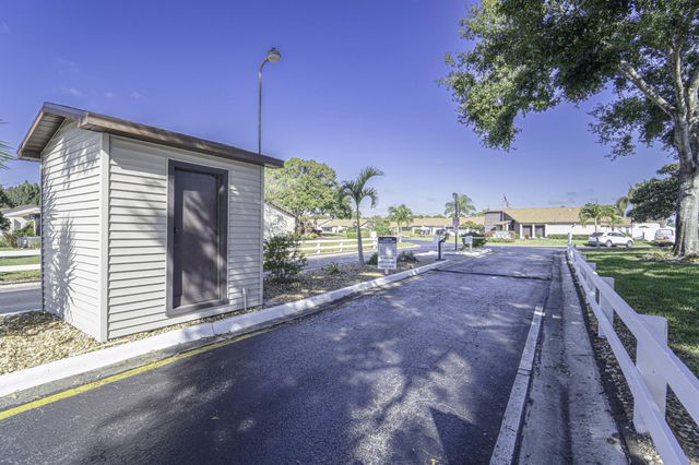 6020 Indrio Road 6, Fort Pierce, FL 34951