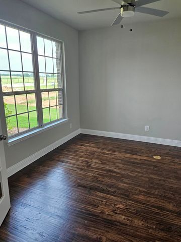 2621 Silo Lane, Van Alstyne, TX 75495